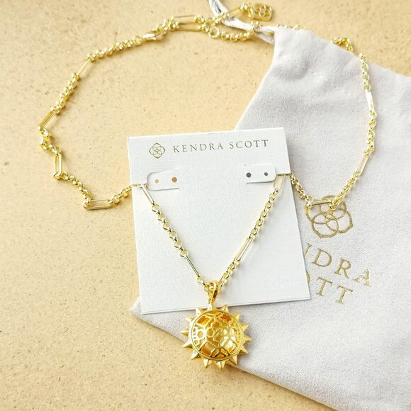 NEW Kendra Scott Gold Sienna Sun Pendant Necklace - Picture 2 of 3